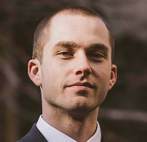 Profilo di Thomas Whitfield, analista di trading ed esperto del mercato crypto